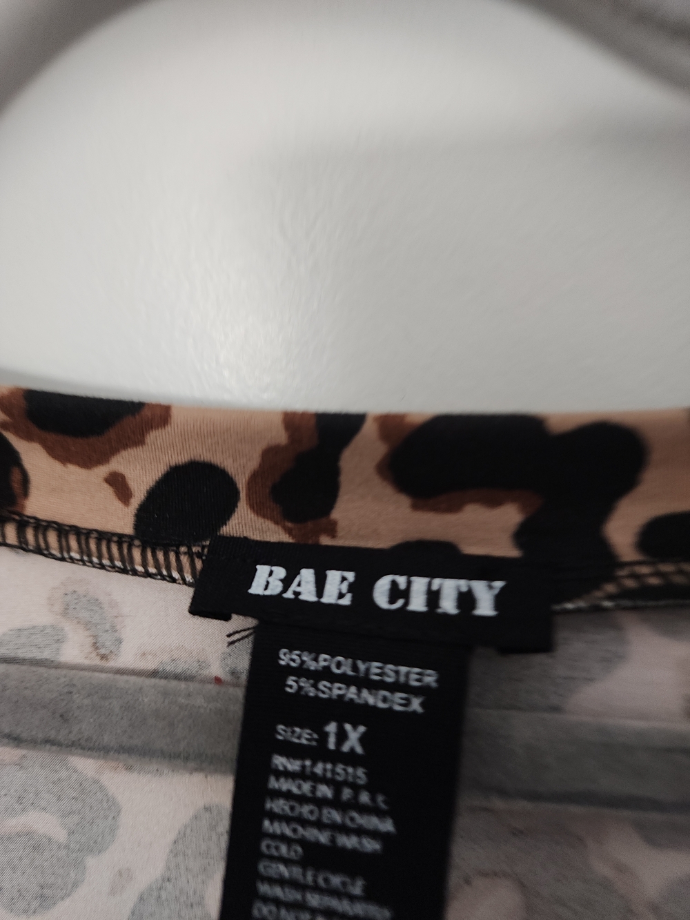 5/$30 Leopard Print V-Neck Short Sleeve Top - Tan and Black - Picture 3 of 3
